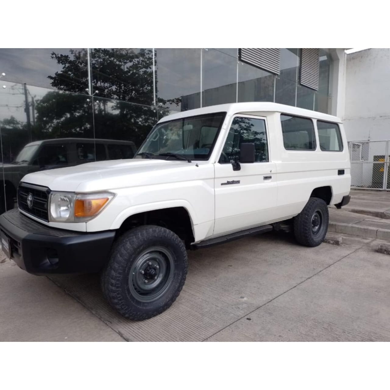 TOYOTA LAND CRUISER 78 – Autotropical Toyota